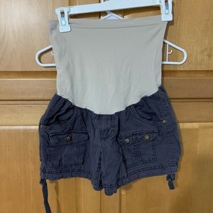Maternity cargo shorts